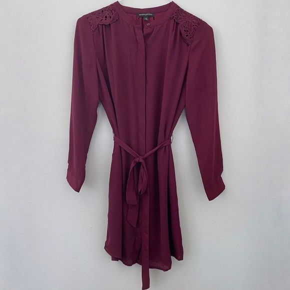 Banana Republic Factory shirt dress with lace details at the shoulders and back - Picture 2 of 7